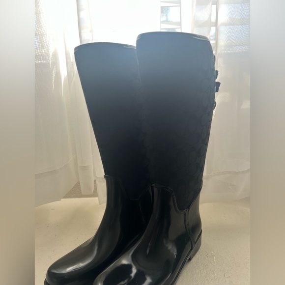 Lightly used rain coach boots - Picture 2 of 6